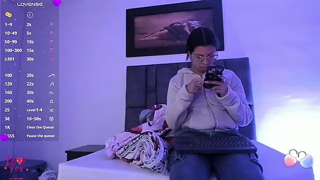 Snapshot of Vahiolet_smith chatting on 11, 1, 2026 Vahiolet smith online show from 11, 1, 2026