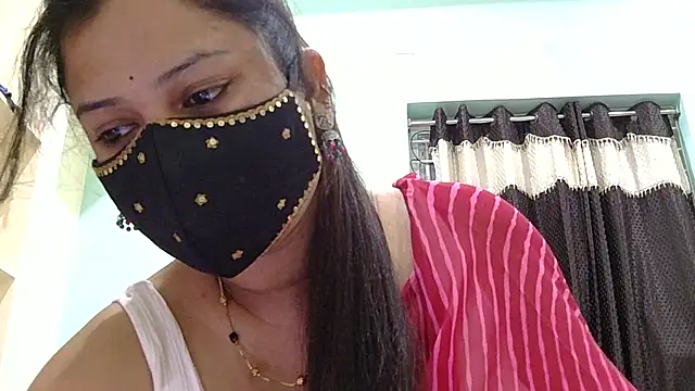 Snapshot of payal_sharma1 chatting on 11, 5, 2026 payal sharma1 online show from 11, 5, 2026