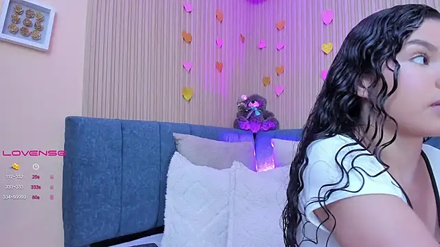 Snapshot of angeline_teen chatting on 21, 2, 2025 angeline teen online show from 21, 2, 2025