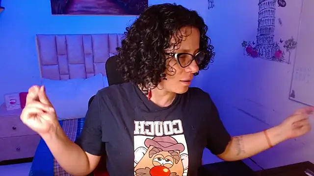 Snapshot of Daneshka_naughty chatting on 19, 11, 2025 Daneshka naughty online show from 19, 11, 2025