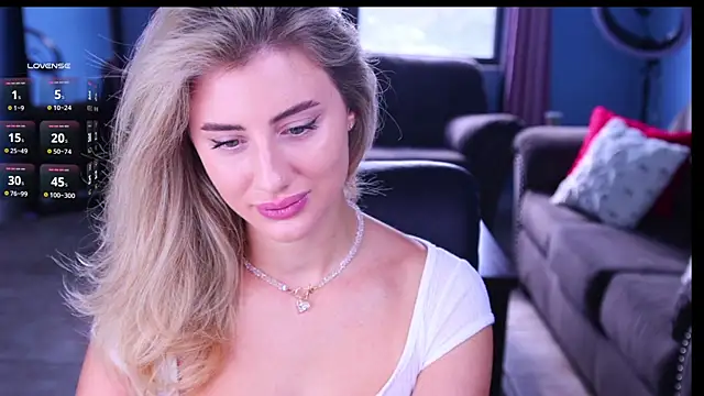 Naughty-Kitty1 online show from 10, 9, 2025