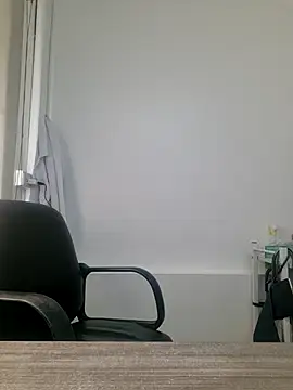 Snapshot of doctora-danna chatting on 4, 10, 2025 doctora-danna online show from 4, 10, 2025