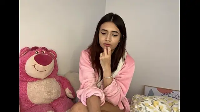 HallieLemon1 online show from 6, 12, 2024