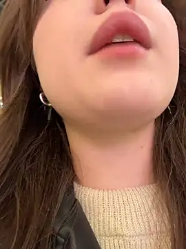 Snapshot of Peachy_Dream chatting on 12, 11, 2025 Peachy Dream online show from 12, 11, 2025