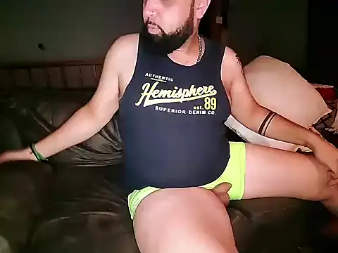 Snapshot of CuriousBear chatting on 4, 12, 2025 CuriousBear online show from 4, 12, 2025