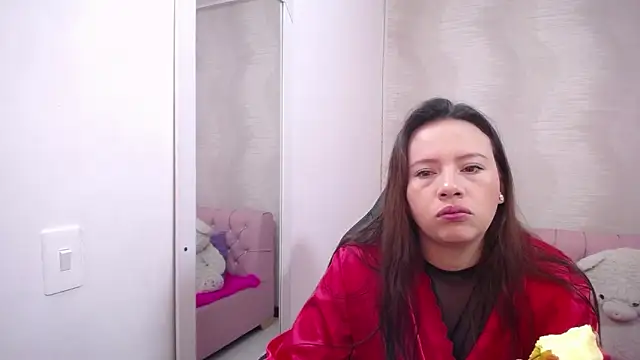 Snapshot of lauraguzman chatting on 20, 3, 2025 lauraguzman online show from 20, 3, 2025