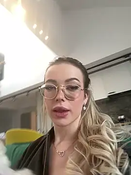 KylieJoyce online show from 6, 1, 2025