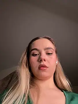 Snapshot of SkyBriii chatting on 26, 2, 2025 SkyBriii online show from 26, 2, 2025