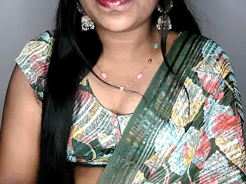 Snapshot of shila20 chatting on 28, 10, 2025 shila20 online show from 28, 10, 2025