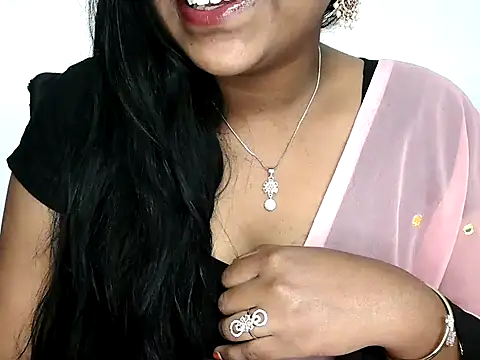 Snapshot of shila20 chatting on 4, 11, 2025 shila20 online show from 4, 11, 2025