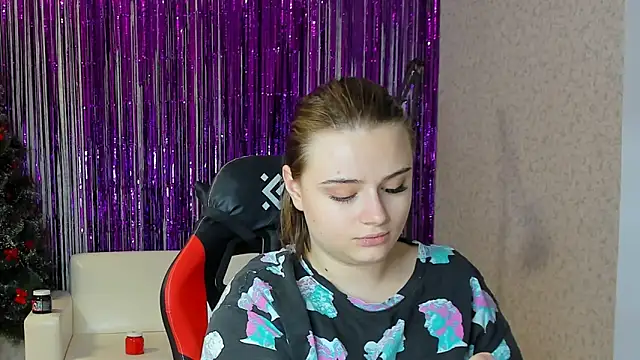 Seductive She Wolf online show from 1, 2, 2025