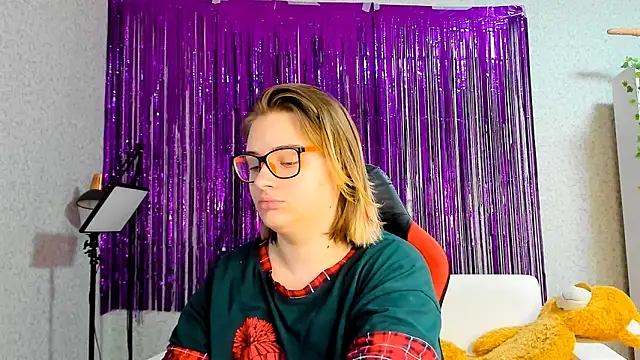 Seductive She Wolf online show from 15, 3, 2025