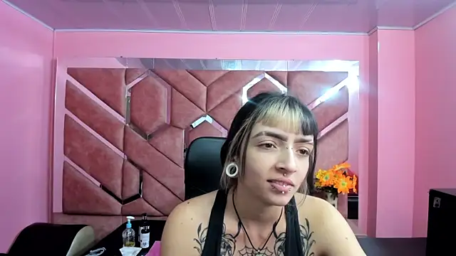 Snapshot of Samantha_Smiith chatting on 12, 9, 2025 Samantha Smiith online show from 12, 9, 2025