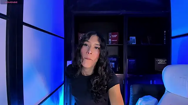 Snapshot of CamilaHarperr_ chatting on 31, 12, 2024 CamilaHarperr online show from 31, 12, 2024