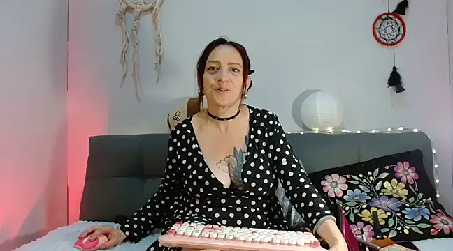 catalinamommyx online show from 20, 2, 2025