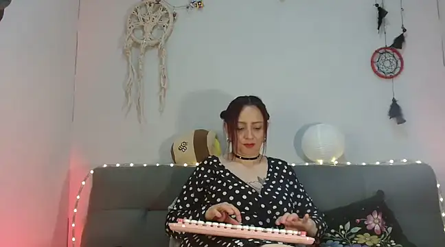 catalinamommyx online show from 20, 2, 2025