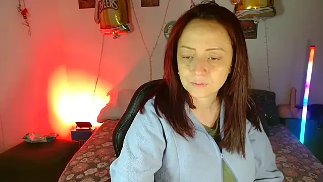 catalinamommyx online show from 20, 10, 2025