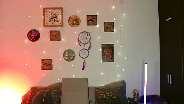 catalinamommyx online show from 11, 11, 2025