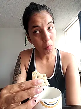 Snapshot of Bonny_Klote chatting on 24, 2, 2025 Bonny Klote online show from 24, 2, 2025