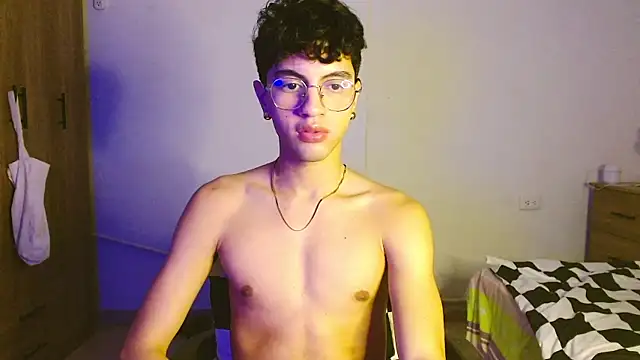 Snapshot of Angelligth chatting on 15, 10, 2025 Angelligth online show from 15, 10, 2025