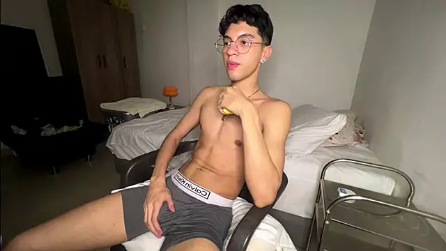 Snapshot of Angelligth chatting on 18, 11, 2025 Angelligth online show from 18, 11, 2025