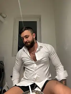 Snapshot of LoveIsBlind_ chatting on 5, 12, 2024 LoveIsBlind online show from 5, 12, 2024