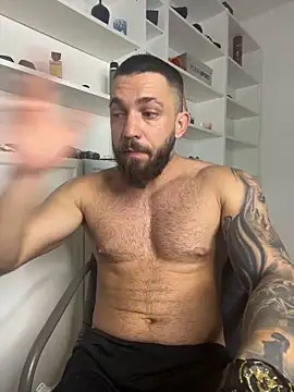 Snapshot of LoveIsBlind_ chatting on 23, 9, 2025 LoveIsBlind online show from 23, 9, 2025