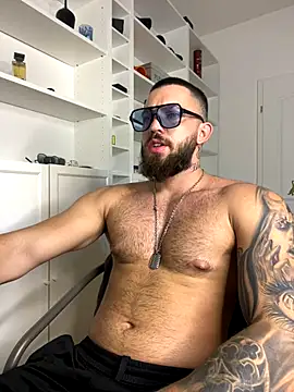 Snapshot of LoveIsBlind_ chatting on 23, 9, 2025 LoveIsBlind online show from 23, 9, 2025