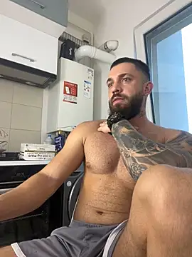 Snapshot of LoveIsBlind_ chatting on 8, 10, 2025 LoveIsBlind online show from 8, 10, 2025