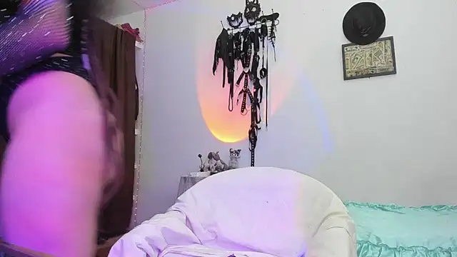 MIAUTENA online show from 11, 4, 2026