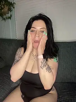 NaomiSquirts online show from 16, 3, 2025