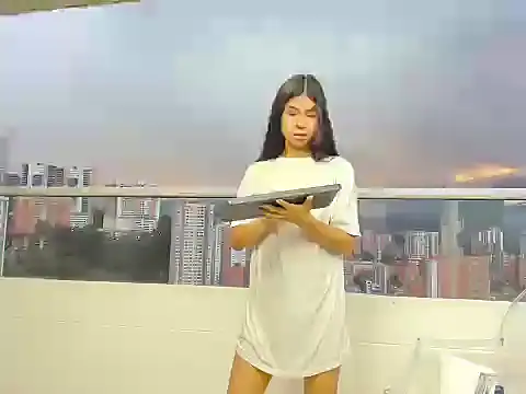 Snapshot of _violetadulce chatting on 6, 12, 2024  violetadulce online show from 6, 12, 2024