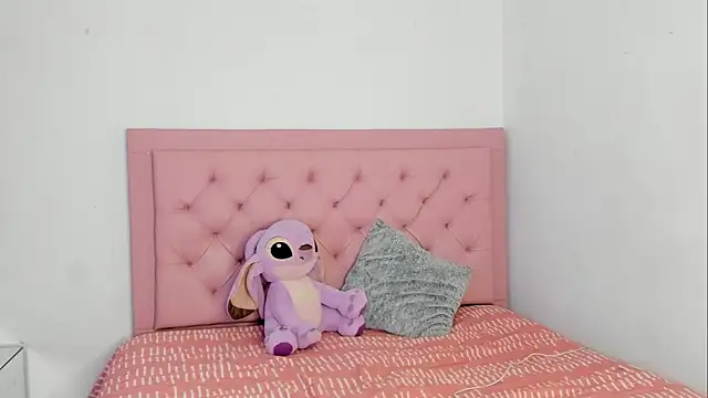 Snapshot of _violetadulce chatting on 30, 9, 2025  violetadulce online show from 30, 9, 2025