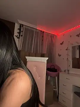 lina pink online show from 17, 9, 2025