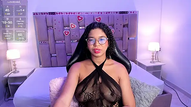 Snapshot of MilaHall_ chatting on 27, 1, 2025 MilaHall online show from 27, 1, 2025