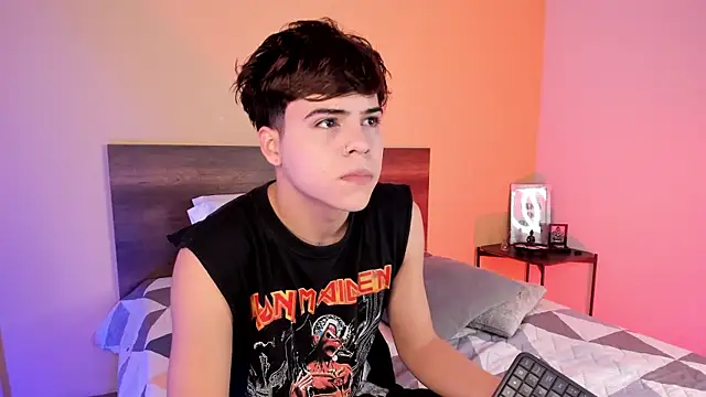 justinbiler online show from 14, 2, 2025