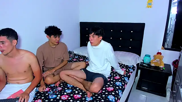 Alexander and Xiao online show from 5, 2, 2025