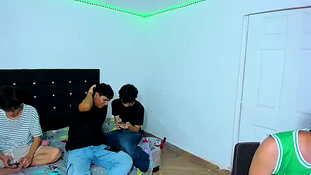 Alexander and Xiao online show from 4, 3, 2025