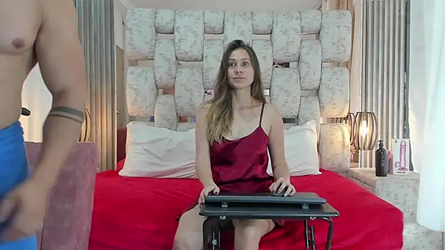 SaraANDjhony online show from 2, 1, 2025