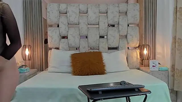 SaraANDjhony online show from 9, 1, 2025