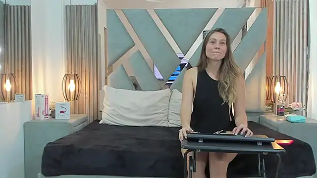 SaraANDjhony online show from 23, 1, 2025