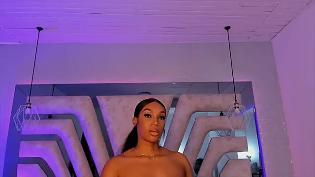 ChaynnaCooper online show from 15, 12, 2024