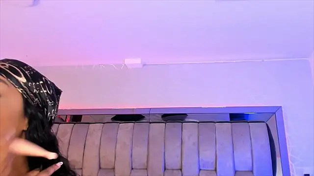 ChaynnaCooper online show from 20, 1, 2025