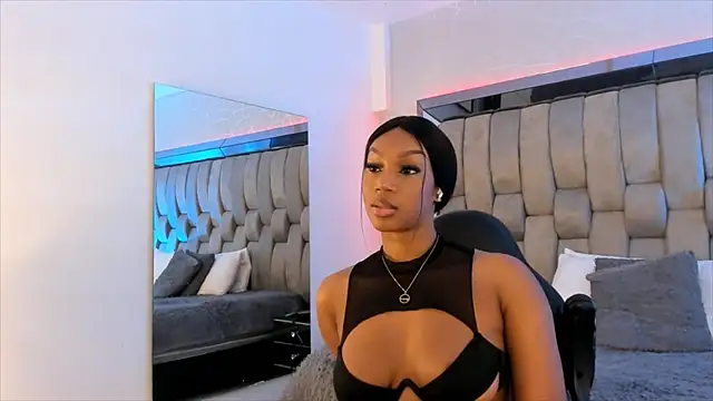 ChaynnaCooper online show from 3, 2, 2025