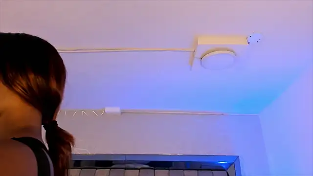 ChaynnaCooper online show from 6, 3, 2025