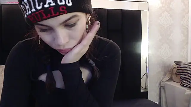 Snapshot of _yuyi chatting on 27, 2, 2025 yuyi online show from 27, 2, 2025