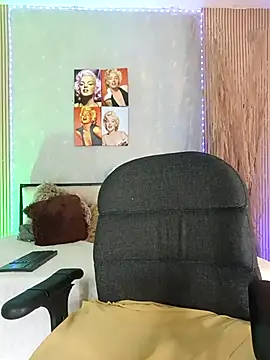 nahiarapalmer19 online show from 25, 3, 2026