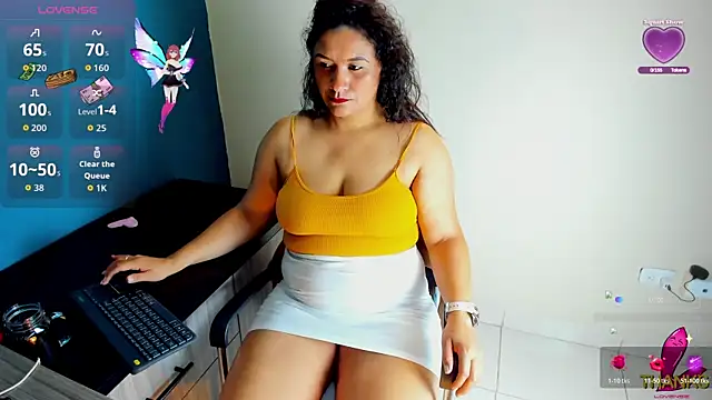 Snapshot of valeria_rivera1 chatting on 15, 11, 2025 valeria rivera1 online show from 15, 11, 2025