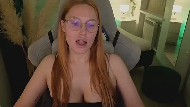 Snapshot of Love_Call chatting on 22, 2, 2025 Love Call online show from 22, 2, 2025