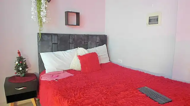 Snapshot of kitty_myers chatting on 2, 12, 2025 kitty myers online show from 2, 12, 2025